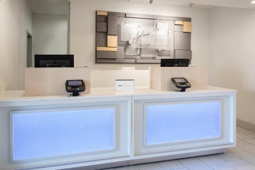 Holiday Inn Express Hotel & Suites Tucson image 17